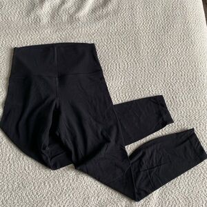 Lululemon 25” black aligns